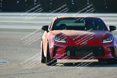 media/Nov-02-2025-Speed Ventures (Sun) [[61724e2e34]]/Black/Session 4/